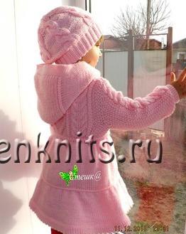  Пальто для девочки спицами «Стефания»