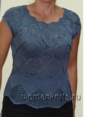  Кофточка спицами с ажурной кокеткой